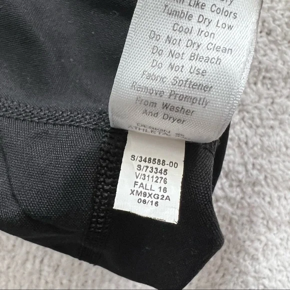 Athleta Stealth Capri Crop Tight Leggings yoga Gym Solid Black Extra Small XS - Picture 8 of 9